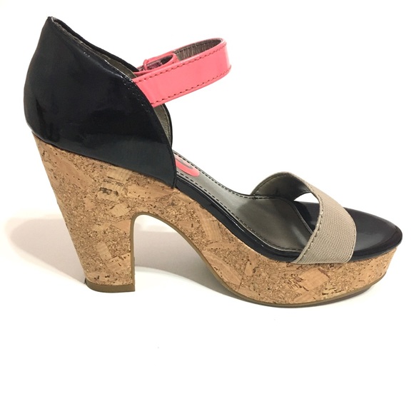 Fergalicious Women's Cork Wedge Sandal Size 6M - Picture 4 of 10